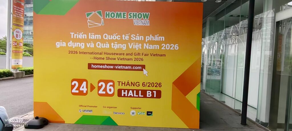 Home Show Vietnam 2026官方主视觉海报,上方为展会名称“HOME SHOW VIETNAM”及越南文和英文全称,标注展会时间“24 26 THÁNG 6/2026”和地点“HALL B1”,下方列出官方推广机构及协办单位信息,整体设计以蓝色、白色为主色调。